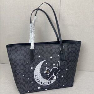 Coach City Tote Signature Canvas With Halloween Cat Graphic Black 2024 NEW NWT